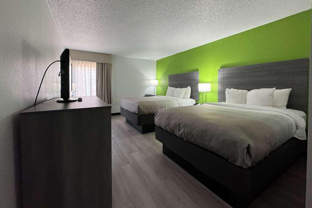 Quality Inn Clarksville - Exit 11 Room photo