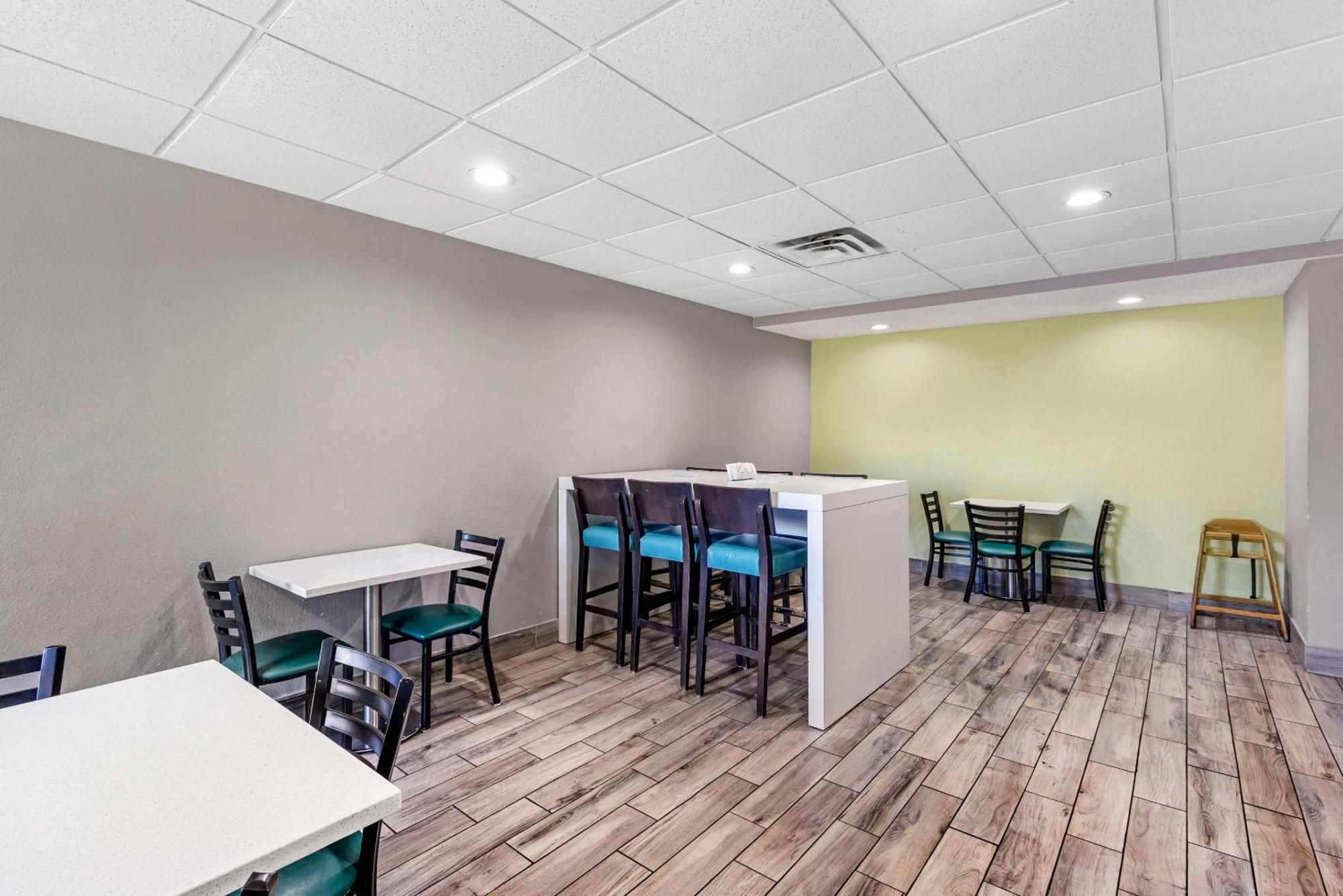 Quality Inn Clarksville - Exit 11 Exterior photo